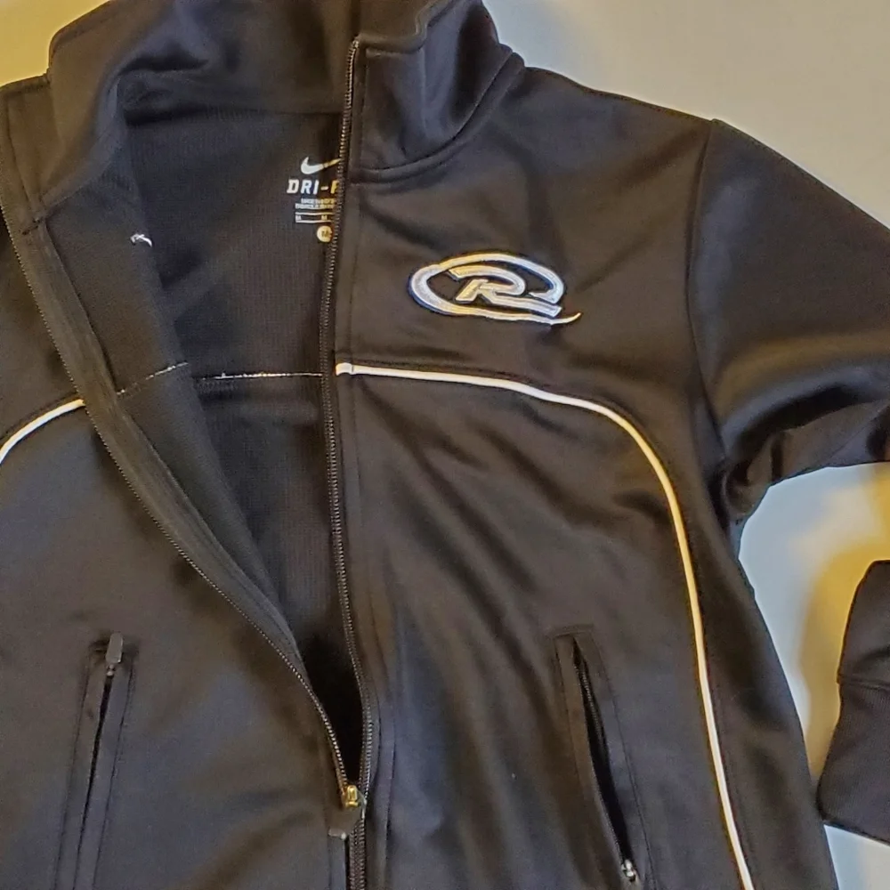 Kids Nike zip up black jacket Sz M